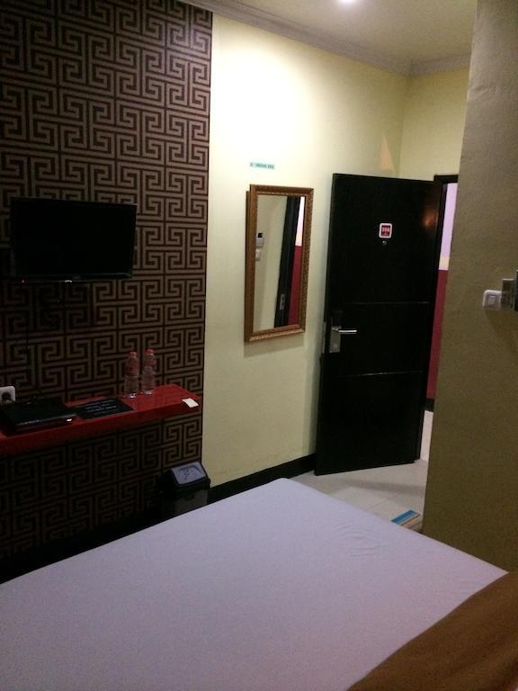 Hollywood Hotel Jakarta Bilik gambar